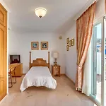 Angeles Hotel *