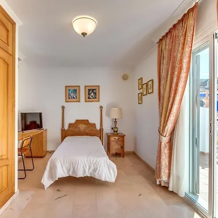 Angeles Ξενοδοχείο *